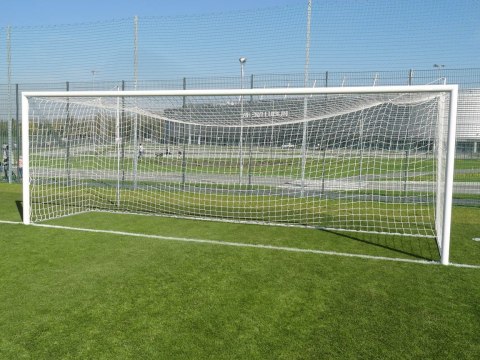 Bramka aluminiowa senior 7,32 x 2,44 m mocowana w tulejach Bramka aluminiowa senior 7,32 x 2,44 m mocowana w tulejach