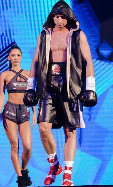 Rękawice bokserskie TIGER BLACK L Rękawice bokserskie TIGER BLACK L