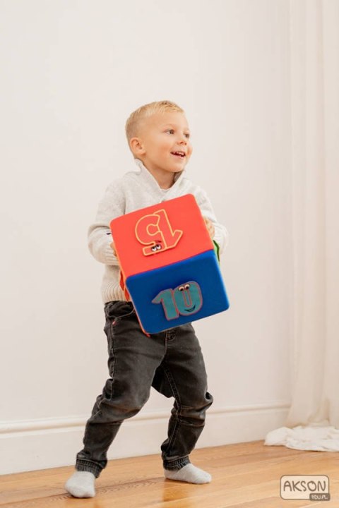 Kostka edukacyjna na rzepy 20 cm Kostka edukacyjna na rzepy 20 cm