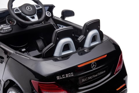 Jeździk na akumulator Mercedes BENZ SLC300 Cabrio dźwięki, światła, pilot - czarny Jeździk na akumulator Mercedes BENZ SLC300 Cabrio dźwięki, światła, pilot - czarny