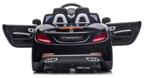Jeździk na akumulator Mercedes BENZ SLC300 Cabrio dźwięki, światła, pilot - czarny Jeździk na akumulator Mercedes BENZ SLC300 Cabrio dźwięki, światła, pilot - czarny