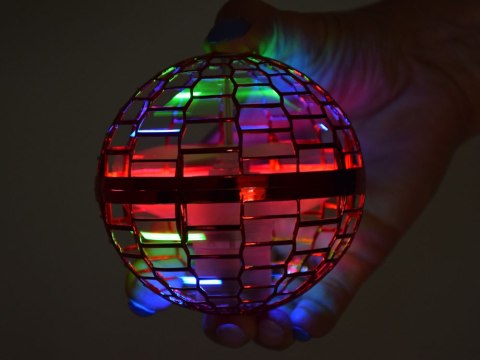 Latająca kula ufo świeci sterowanie ręką RC0605 Latająca kula ufo świeci sterowanie ręką RC0605