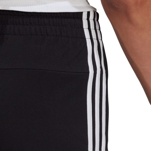 Adidas Spodenki damskie adidas Essentials Slim Shorts czarno-białe GM5523 Adidas Spodenki damskie adidas Essentials Slim Shorts czarno-białe GM5523