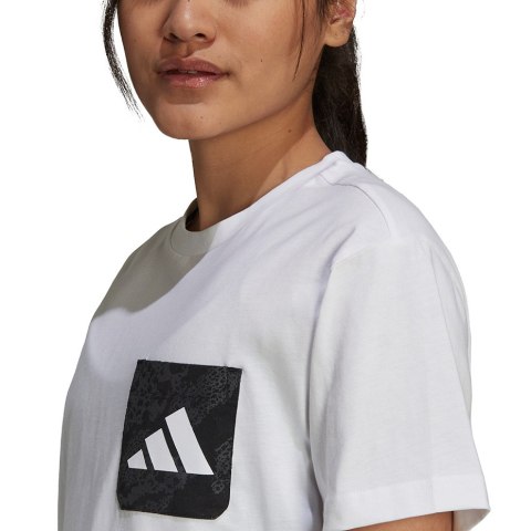 Adidas Koszulka damska adidas Lace Camo GFX 1 biała GT8832 Adidas Koszulka damska adidas Lace Camo GFX 1 biała GT8832