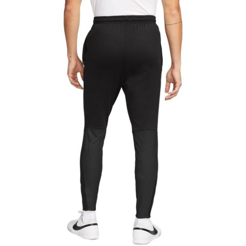 Nike Football Spodnie męskie Nike Therma-Fit Strike Pant Kwpz Winter Warrior czarne DC9159 010 Nike Football Spodnie męskie Nike Therma-Fit Strike Pant Kwpz Winter Warrior czarne DC9159 010