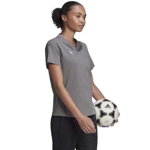 Adidas teamwear Koszulka damska adidas Entrada 22 Jersey szara HC0439 Adidas teamwear Koszulka damska adidas Entrada 22 Jersey szara HC0439