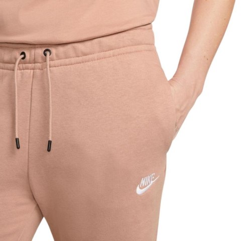 Nike Spodnie damskie Nike Nsw Essential Flecee Mr Pant różowe RG BV4095 609 Nike Spodnie damskie Nike Nsw Essential Flecee Mr Pant różowe RG BV4095 609