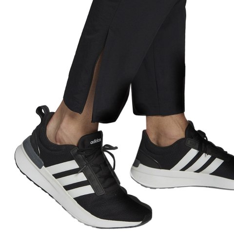 Adidas Spodnie męskie adidas Essentials Small Logo Woven Cargo 7/8 Pants HE1859 Adidas Spodnie męskie adidas Essentials Small Logo Woven Cargo 7/8 Pants HE1859