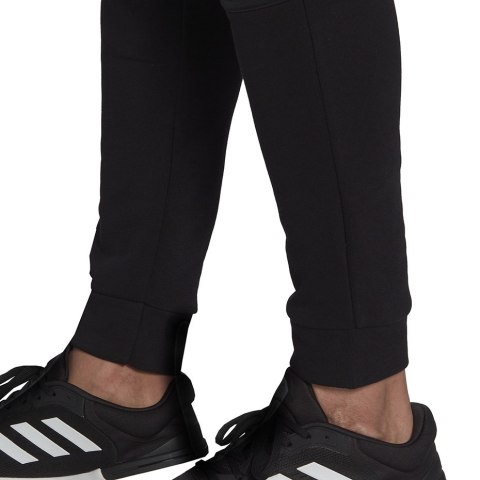 Adidas Spodnie męskie adidas Essentials BrandLove French Terry czarne HK0384 Adidas Spodnie męskie adidas Essentials BrandLove French Terry czarne HK0384