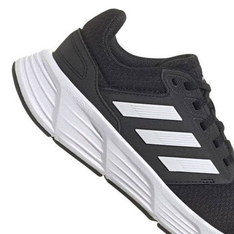 Adidas Buty damskie adidas Galaxy 6 czarno-białe GW3847 Adidas Buty damskie adidas Galaxy 6 czarno-białe GW3847