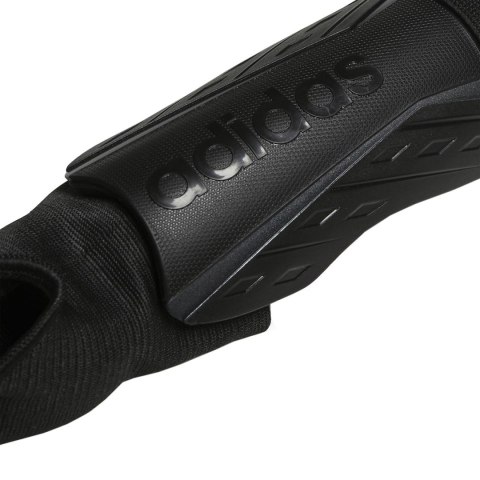 Adidas teamwear Ochraniacze piłkarskie adidas Tiro Match Shin Guards czarne HN5607 Adidas teamwear Ochraniacze piłkarskie adidas Tiro Match Shin Guards czarne HN5607