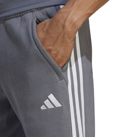 Adidas teamwear Spodnie męskie adidas Tiro 23 League Sweat Tracksuit Bottoms szare HZ3019 Adidas teamwear Spodnie męskie adidas Tiro 23 League Sweat Tracksuit Bottoms szare HZ3019