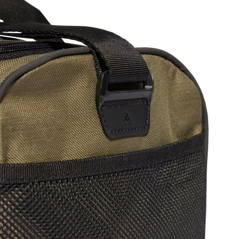Adidas Torba adidas Essentials Linear Duffel Medium zielona HR5350 Adidas Torba adidas Essentials Linear Duffel Medium zielona HR5350