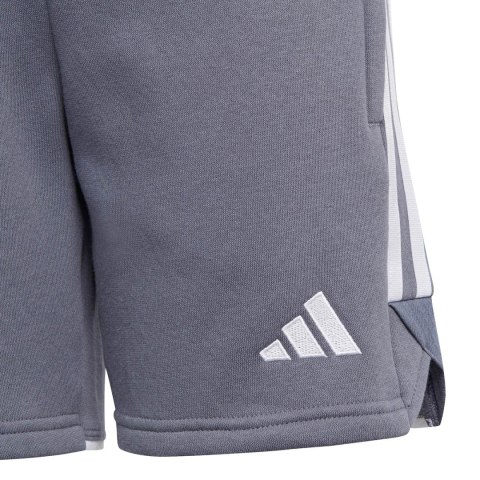 Adidas teamwear Spodenki dla dzieci adidas Tiro 23 League Sweat szare HZ3014 Adidas teamwear Spodenki dla dzieci adidas Tiro 23 League Sweat szare HZ3014