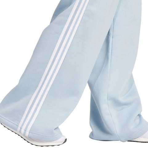 Adidas Spodnie damskie adidas Essentials 3-Stripes Fleece Wide błękitne IR5384 Adidas Spodnie damskie adidas Essentials 3-Stripes Fleece Wide błękitne IR5384