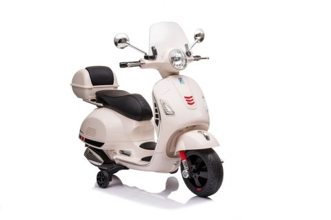 Jeździk akumulatorowy Scooter Vespa z kuferkiem biały Jeździk akumulatorowy Scooter Vespa z kuferkiem biały