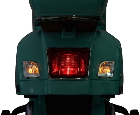 Jeździk akumulatorowy Scooter Vespa z kuferkiem turkusowy Jeździk akumulatorowy Scooter Vespa z kuferkiem turkusowy