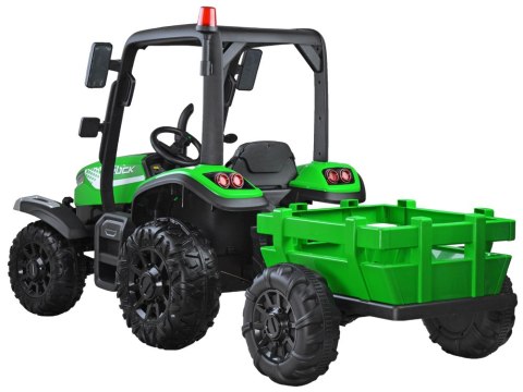 Duży Traktor z przyczepą 4x4+ pilot światło PA0266 zielony Duży Traktor z przyczepą 4x4+ pilot światło PA0266 zielony